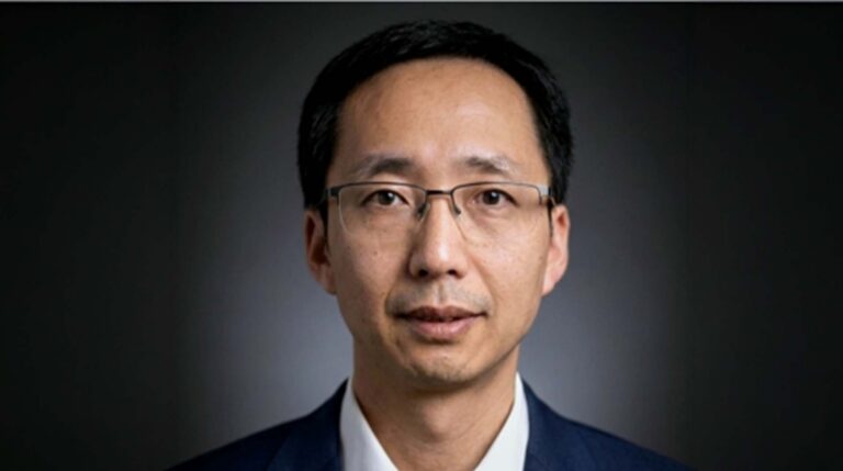 Xiaofeng Li Headshot