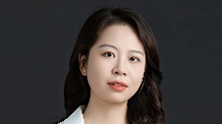 Xuefang Wang Headshot